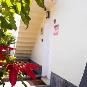 https://casa-isaura-bajamar.in-canary-islands.com